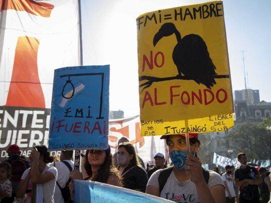 Una multitud en la Plaza de Mayo contra el FMI&nbsp;