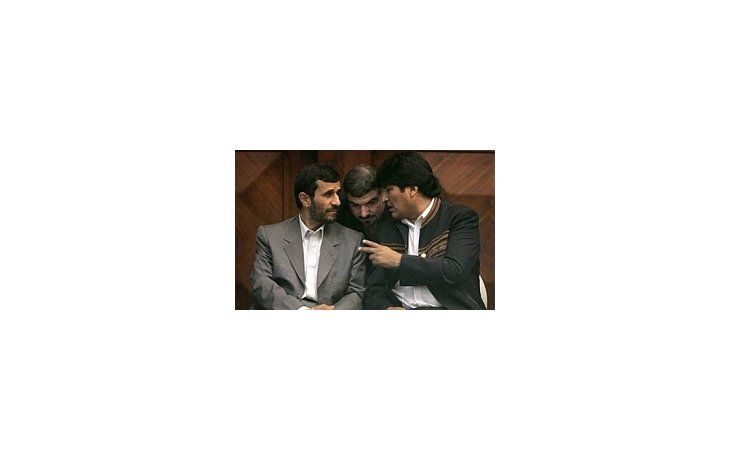 El acuerdo fue firmado entre Evo Morales y Mahmud Amadinejad durante la visita que realizó el boliviano el lunes pasado a Teherán