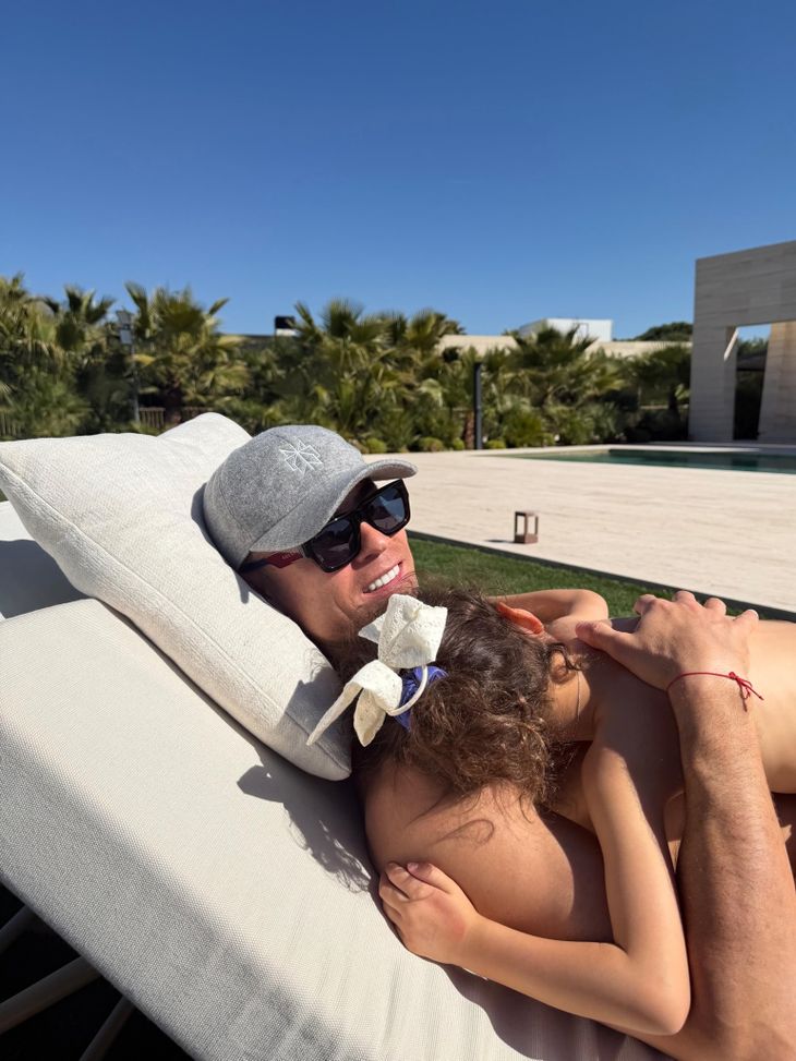 Más allá de su residencia en Arabia Saudita, Cristiano Ronaldo mantiene dos mansiones a su medida en Portugal y España. Más allá de su residencia en Arabia Saudita, Cristiano Ronaldo mantiene dos mansiones a su medida en Portugal y España.