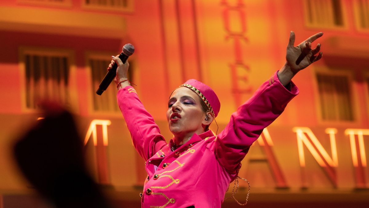 Juliana Gattas, the story of the artist who went from singing jazz to being a Latin pop icon and now receives an ovation in San Sebastián