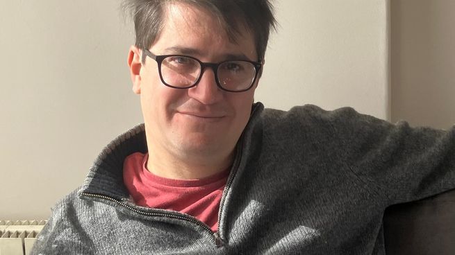 El profesor Marcos Pérez, autor del libro “¿Qué tienen los piqueteros en la cabeza?”