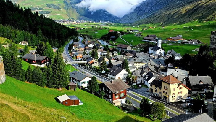 Albineen, a dream European town, that pays foreigners to settle there. Albineen, a dream European town, that pays foreigners to settle there.