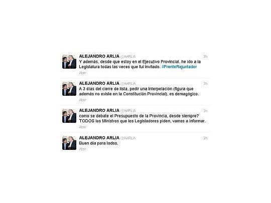 Los mensajes del ministro Alejandro Arlía en su perfil de Twitter.