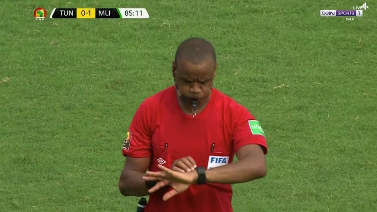 Papelón in the Africa Cup: a referee ended the match twice early