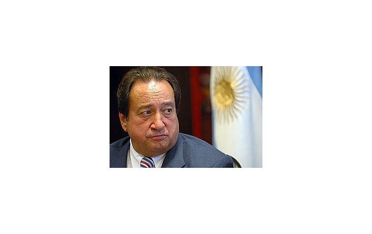 León Arslanian.