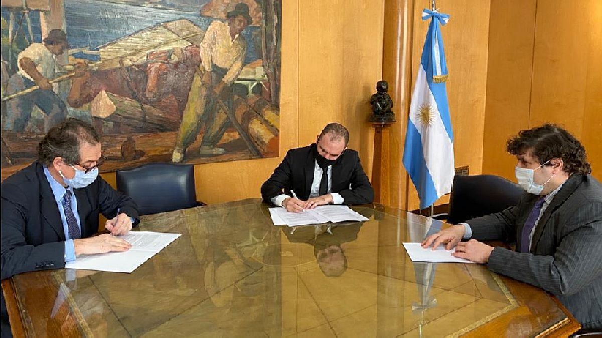 The Central Bank issued 2 billion for payments to the IMF