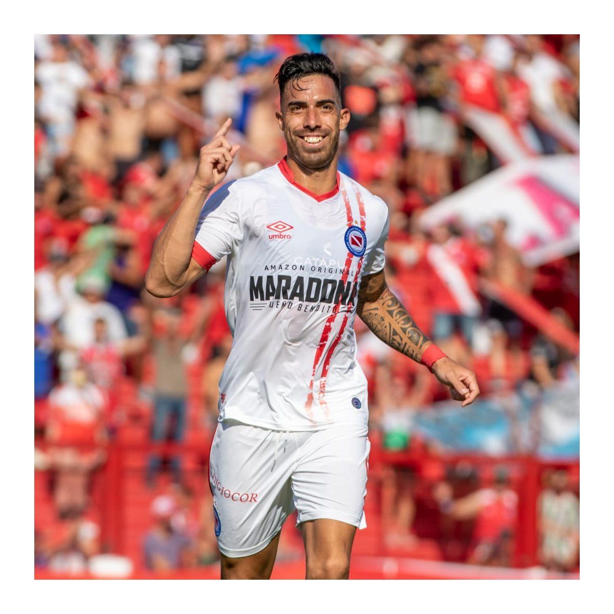 Argentinos Juniors goleó a Newells en La Paternal