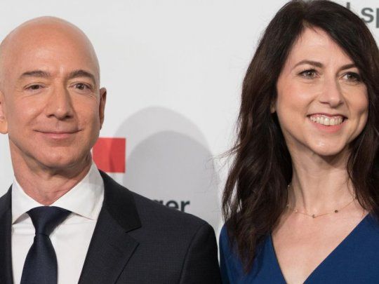 Jeff Bezos y Mackenzie Ziegler.