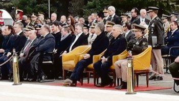 Ceremonia. Mauricio Macri encabezó el acto del aniversario del Ejército Argentino. Sorprendió la presencia del fiscal Carlos Stornelli.