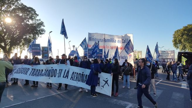 protesta aeroparque latam2.jpg