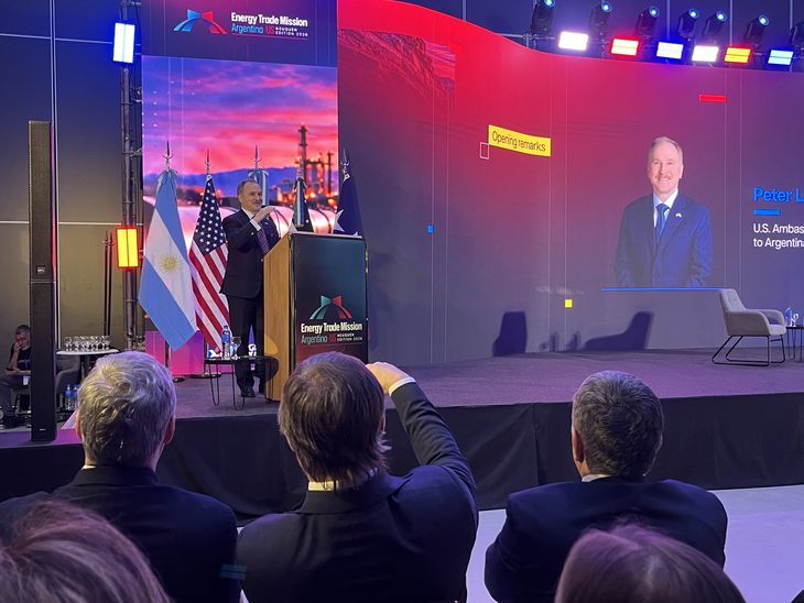 Peter Lamelas encabezó el Energy Trade Mission Summit organizado por la Cámara de Comercio Argentina Texas en el centro de convenciones Domuyo. El evento a cargo de Josefina Ibarra y Agustín Sicardi Riobó colmó expectativas.