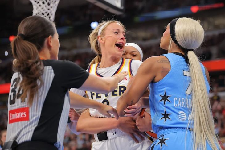 La jugadora de Indiana también protagonizó otros episodios de tensión que se volvieron virales durante sus partidos en la WNBA. La jugadora de Indiana también protagonizó otros episodios de tensión que se volvieron virales durante sus partidos en la WNBA.