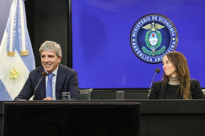 El ministro de Economía, Luis Caputo, anunció el envío al Congreso del proyecto de Inocencia Fiscal. El ministro de Economía, Luis Caputo, anunció el envío al Congreso del proyecto de Inocencia Fiscal.