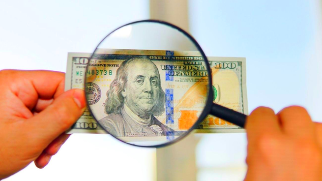 El dólar oficial revirtió el 60% del atraso cambiario acumulado en 2024.