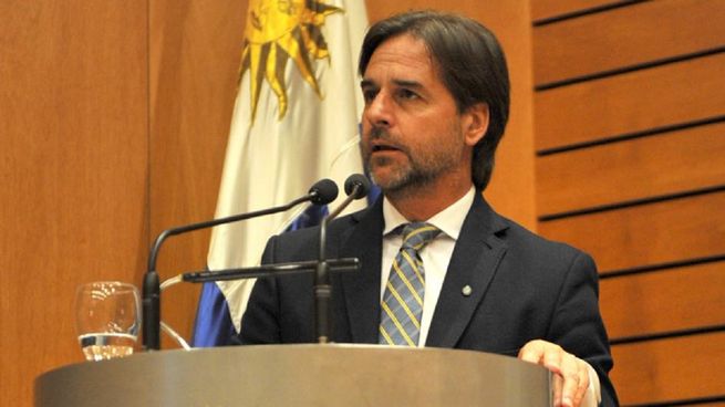 El presidente Luis Lacalle Pou felicitó al flamante mandatario electo en Argentina, Javier Milei.