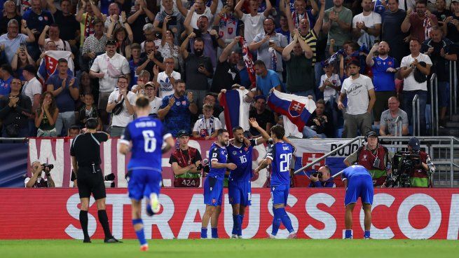 La selección de Eslovaquia se llevó un historicó triunfo por 2-0 ante Alemania.