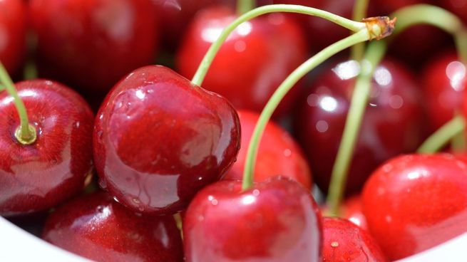 Las cerezas cuentan con una gran cantidad de melatonina, la hormona del sueño.