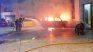 El vehículo impactó contra una casa y se incendió.