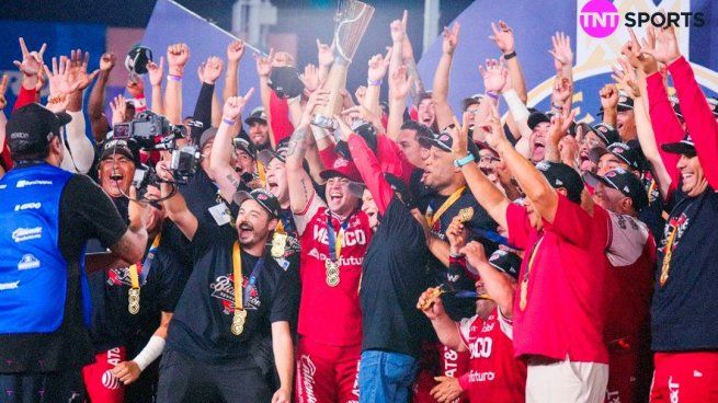 Los Diablos Rojos del México se consagraron Bicampeones de la Liga Mexicana de Beisbol al barrer en la Serie del Rey a los Charros de Jalisco.