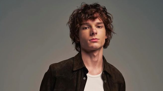 Mason Thames intepreta al joven Hipo en la versión live action de Cómo Entrenar A Tu Dragón.