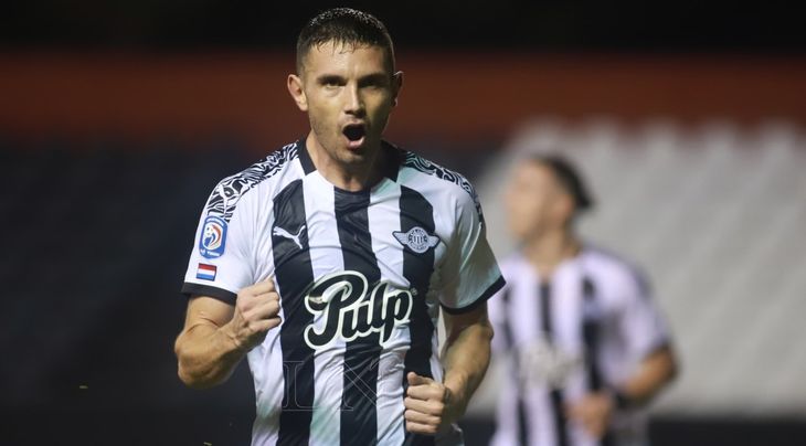 In Libertad, Maravilla achieved international fame with his scoring prowess. In Libertad, Maravilla achieved international fame with his scoring prowess.