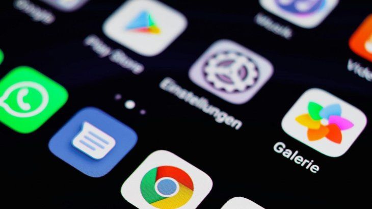 Cómo aprovechar tu celular para ahorrar dólares  en tu viaje a los Estados Unidos.