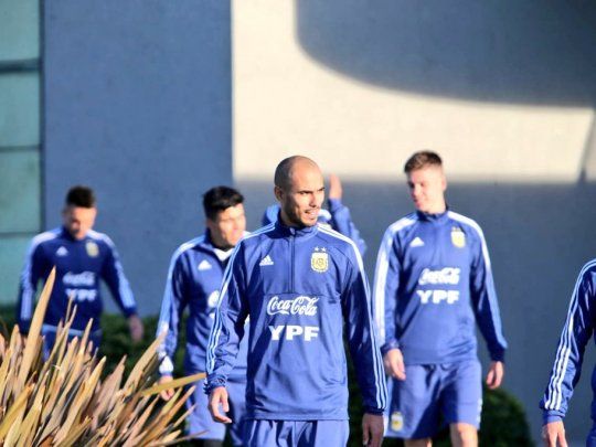 Guido Pizarro se sumó a los entrenamientos de la selección argentina en Ezeiza.