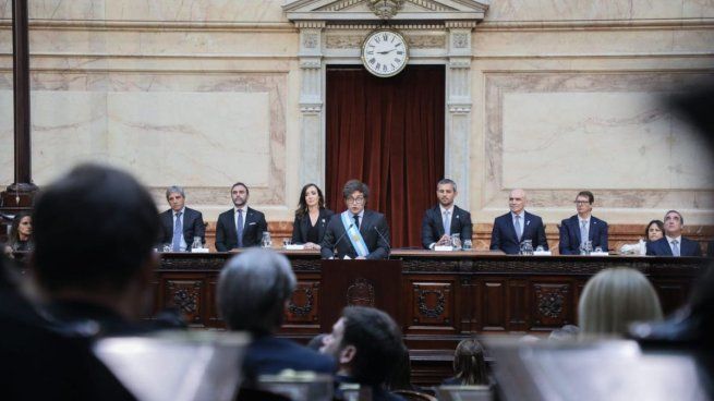 Durante casi una hora el Presidente presetnó el Prespuesto en el Congreso y repartió críticas a la oposición y a los aliados.&nbsp;