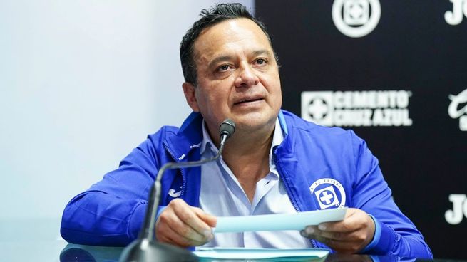 El ingeniero Víctor Velázquez fue reelecto por cinco años más como presidente de Cruz Azul.
