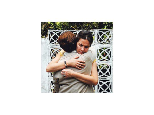 Natalia Oreiro y el niño Teo Gutiérrez, parte del excelente elenco de «Infancia clandestina», emotiva evocación de la vida de un hijo de montoneros sin elogio absoluto ni reproche amargo.