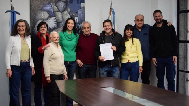 Mariano Recalde presentó el amparo junto a jubilados de la Ciudad de Buenos Aires para recuperar la cobertura de medicamentos del PAMI.