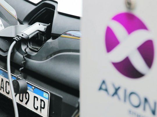 Enchufados. La utilización de autos eléctricos es una tendencia que gana espacio en todo el mundo. En Argentina empezaron a fabricarse.