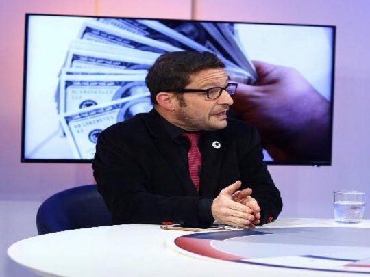 Es la segunda vez que en época electoral el gobierno de Cambiemos, mantiene artificial y transitoriamente el dólar estable