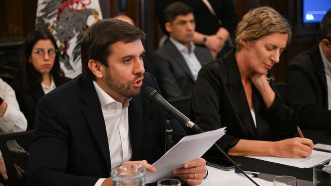 Gustavo Arengo, ministro de Hacienda de la Ciudad, durante su exposición en la Legislatura porteña.