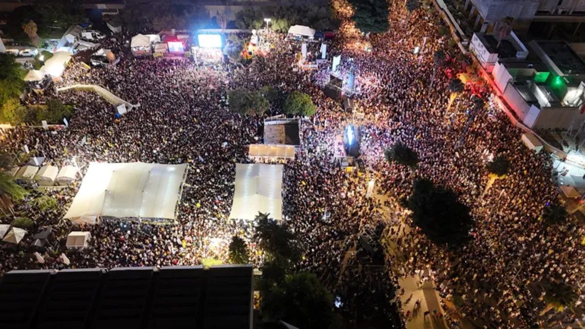 Mass event in Tel Aviv celebrated the ceasefire in Gaza