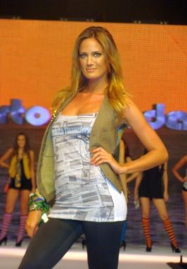 El Grupo Ambito estuvo presente con una pasada de modelos top, entre ellas Paula Chavez (foto) e Ingrid Grudke.