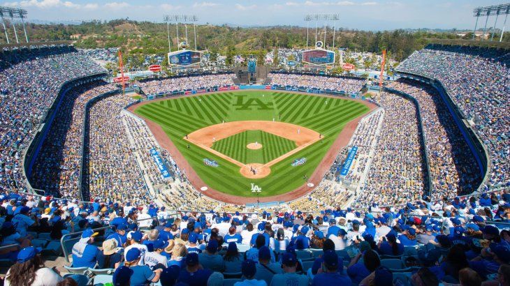 Los Angeles Dodgers encabezaron con 3.94 millones Las Grandes Ligas y han liderado cada año desde 2013.