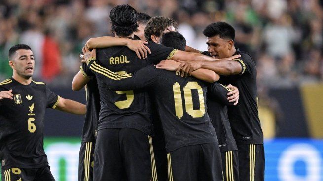 México derrotó 2 a 0 a Arabia Saudita y se instaló en las semifinales de la Copa de Oro 2025, donde enfrentará a Honduras.