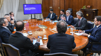 Luis Caputo busca convencer a los empresarios que todo marcha bien...para evitar que suban los precios de más&nbsp;