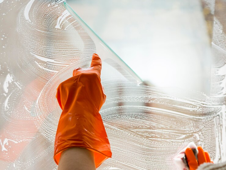 Tricks for cleaning glass.                                                                                                    