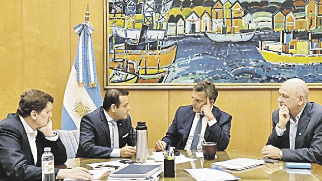 respaldo. El ministro de Economía de la Nación, Sergio Massa, recibió en su despacho al ministro de Hacienda misionero, Adolfo Safrán, y al gobernador Oscar Herrera Ahuad.