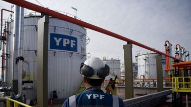 Las inversiones de YPF&nbsp; totalizaron u$s1.287 millones, un 26% más que en el tercer trimestre de 2025. De ese monto, el 70% se destinó a la actividad no convencional, que concentró la mayor parte de los desembolsos.