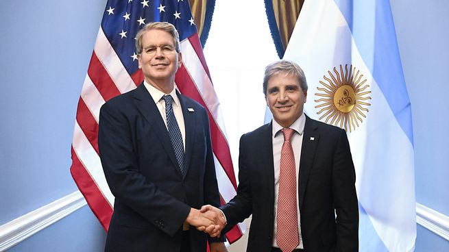 El secretario del Tesoro de EEUU, Scott Bessent, y el ministro de Economía, Luis Caputo.
