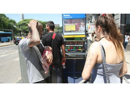Los gremialistas reclaman mayores medidas de seguridad e higiene en las obras que se realizan en ese ramal (Foto: Ignacio Petunchi)