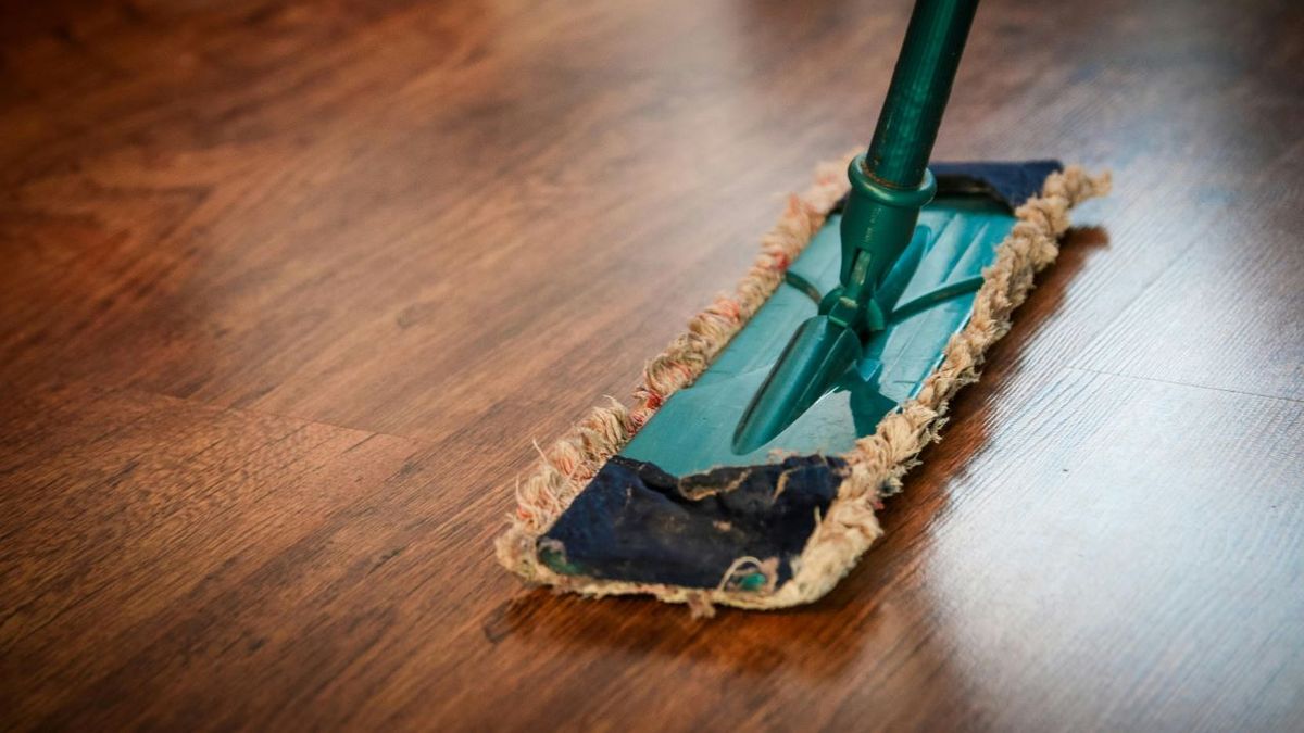 The 100% effective trick to clean the floor of your house and make it look like new