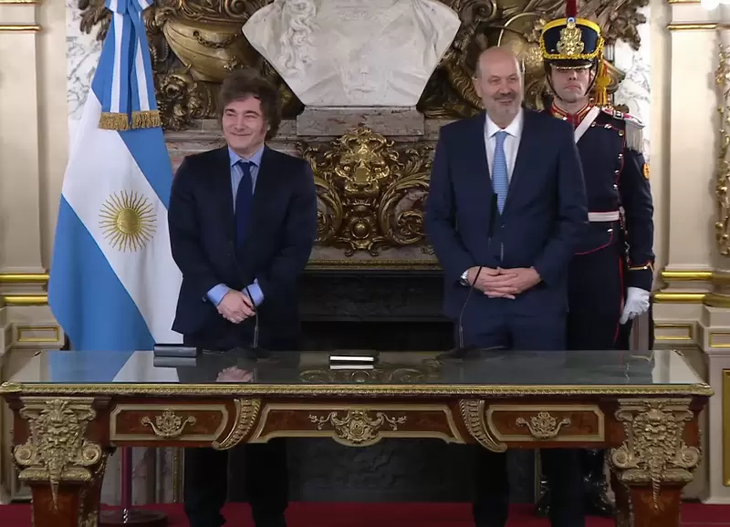 El pasado viernes, Milei le tom&oacute; juramento a Sturzenegger como nuevo ministro de Desregulaci&oacute;n y Transformaci&oacute;n del Estado.