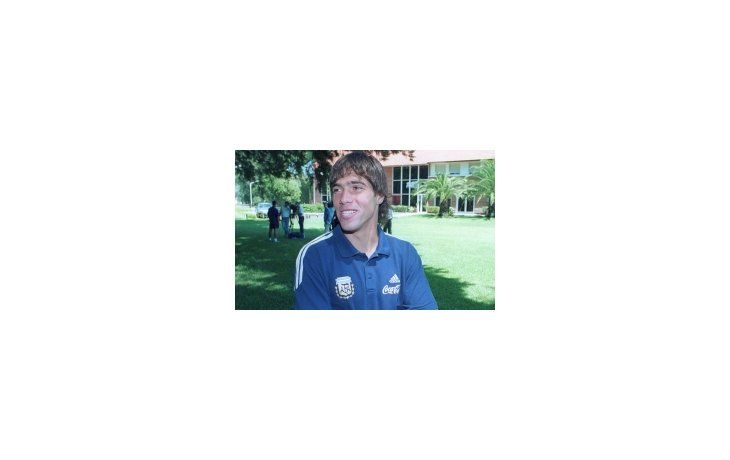 En la Argentina, el Pocho ya jugó en Argentinos, Independiente y Boca. También actuó en la Selección