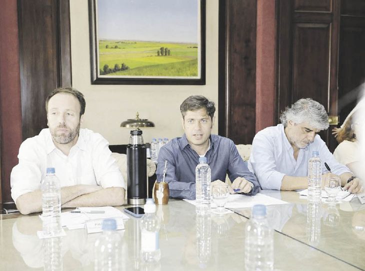 acuerdos. En diciembre, el gobernador Kicillof; su ministro de Hacienda,, Pablo López; y de Trabajo, Walter Correa, cerraron con los gremios las paritaria 2022 con aumentos que redondearon el 97% y el 100%. acuerdos. En diciembre, el gobernador Kicillof; su ministro de Hacienda,, Pablo López; y de Trabajo, Walter Correa, cerraron con los gremios las paritaria 2022 con aumentos que redondearon el 97% y el 100%.