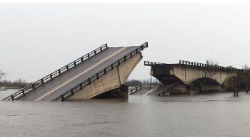 El puente de la ruta nacional 12 se derrumbó cinco días atrás.