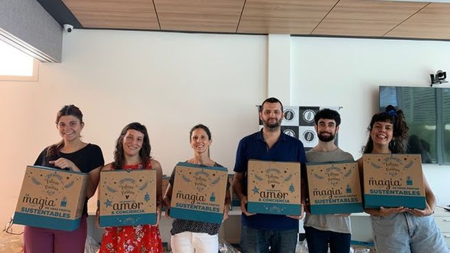 Donación. La empresa asistió a miles de personas con la donación de cajas navideñas&nbsp;